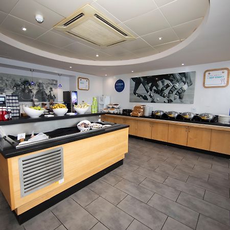 Holiday Inn Express, Chester Racecourse By Ihg Екстериор снимка