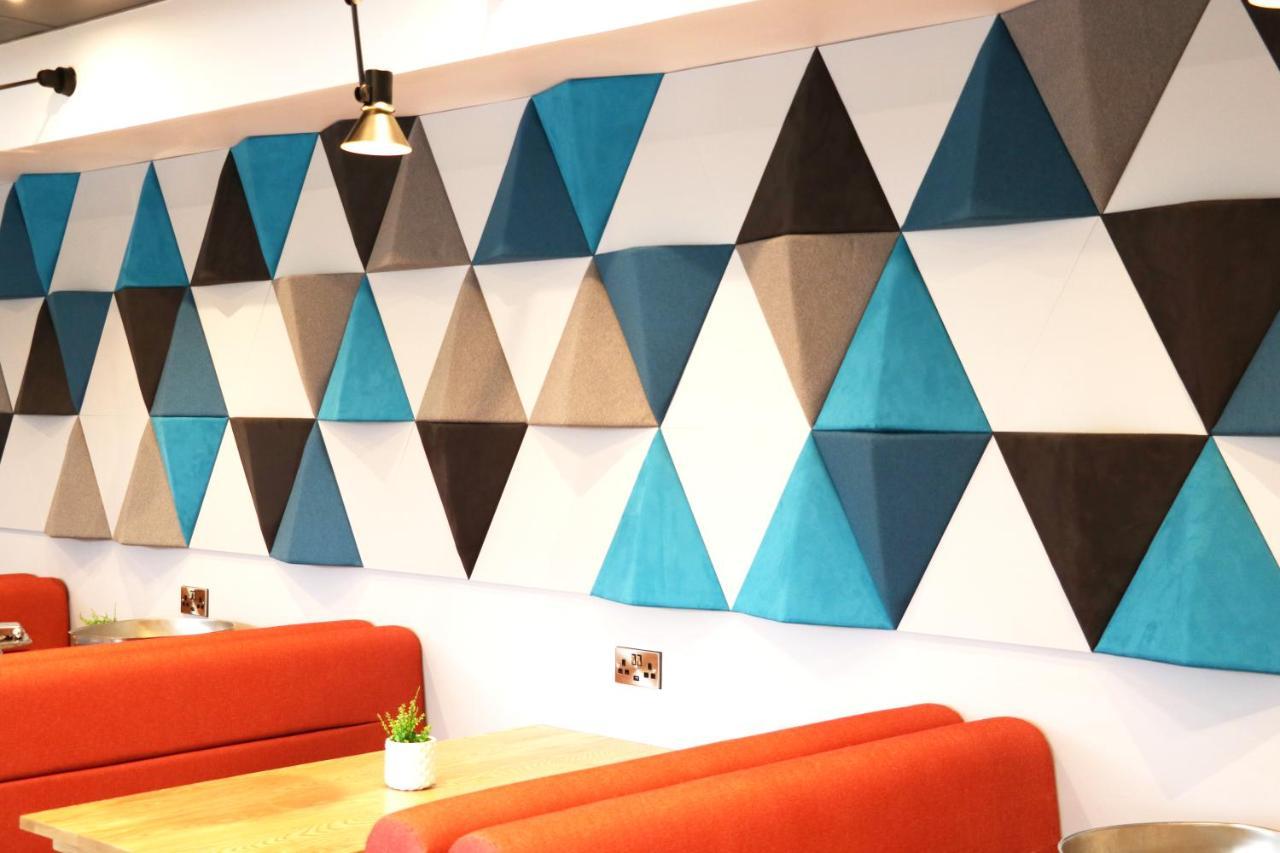 Holiday Inn Express, Chester Racecourse By Ihg Екстериор снимка