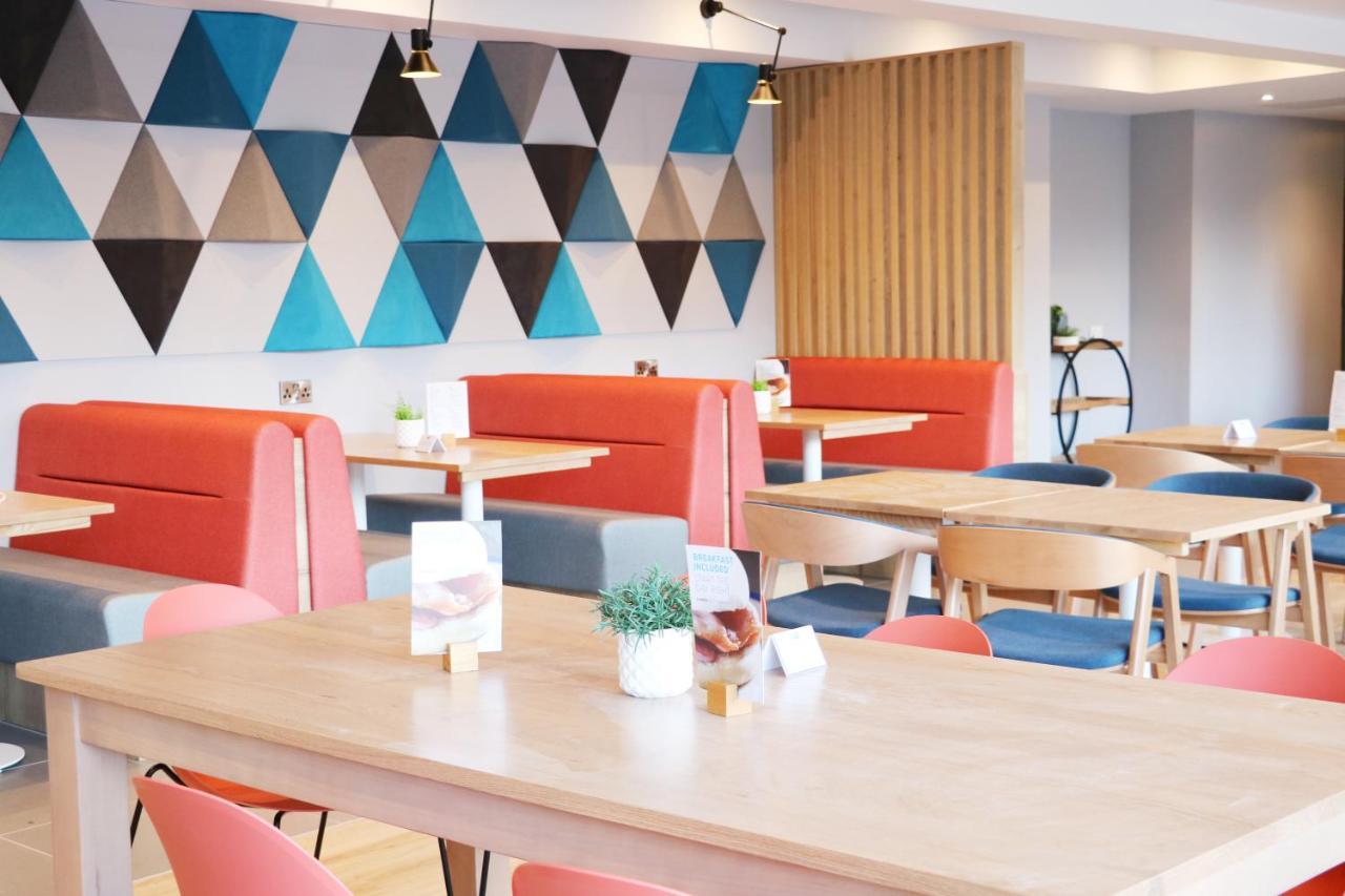 Holiday Inn Express, Chester Racecourse By Ihg Екстериор снимка