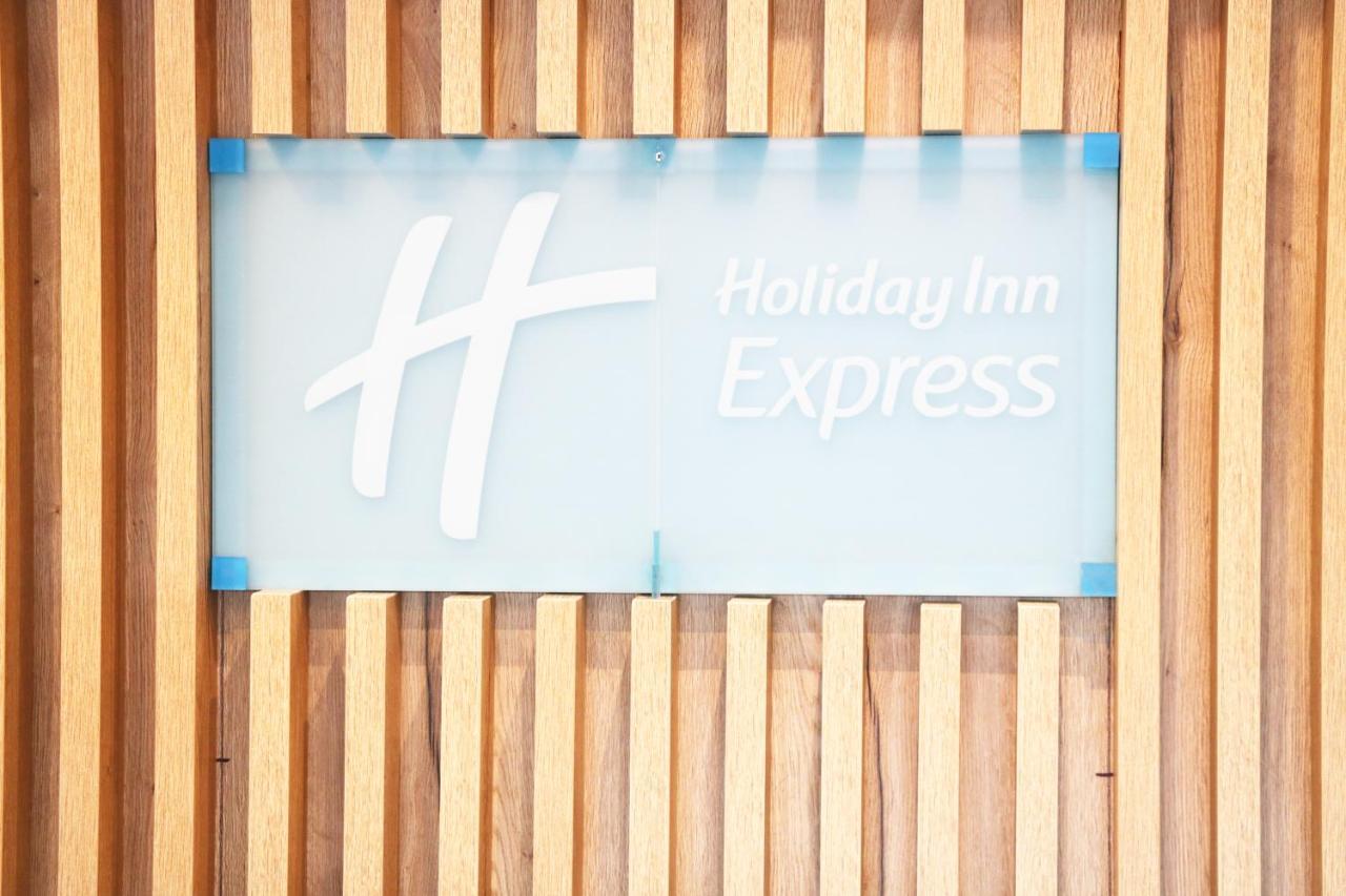Holiday Inn Express, Chester Racecourse By Ihg Екстериор снимка