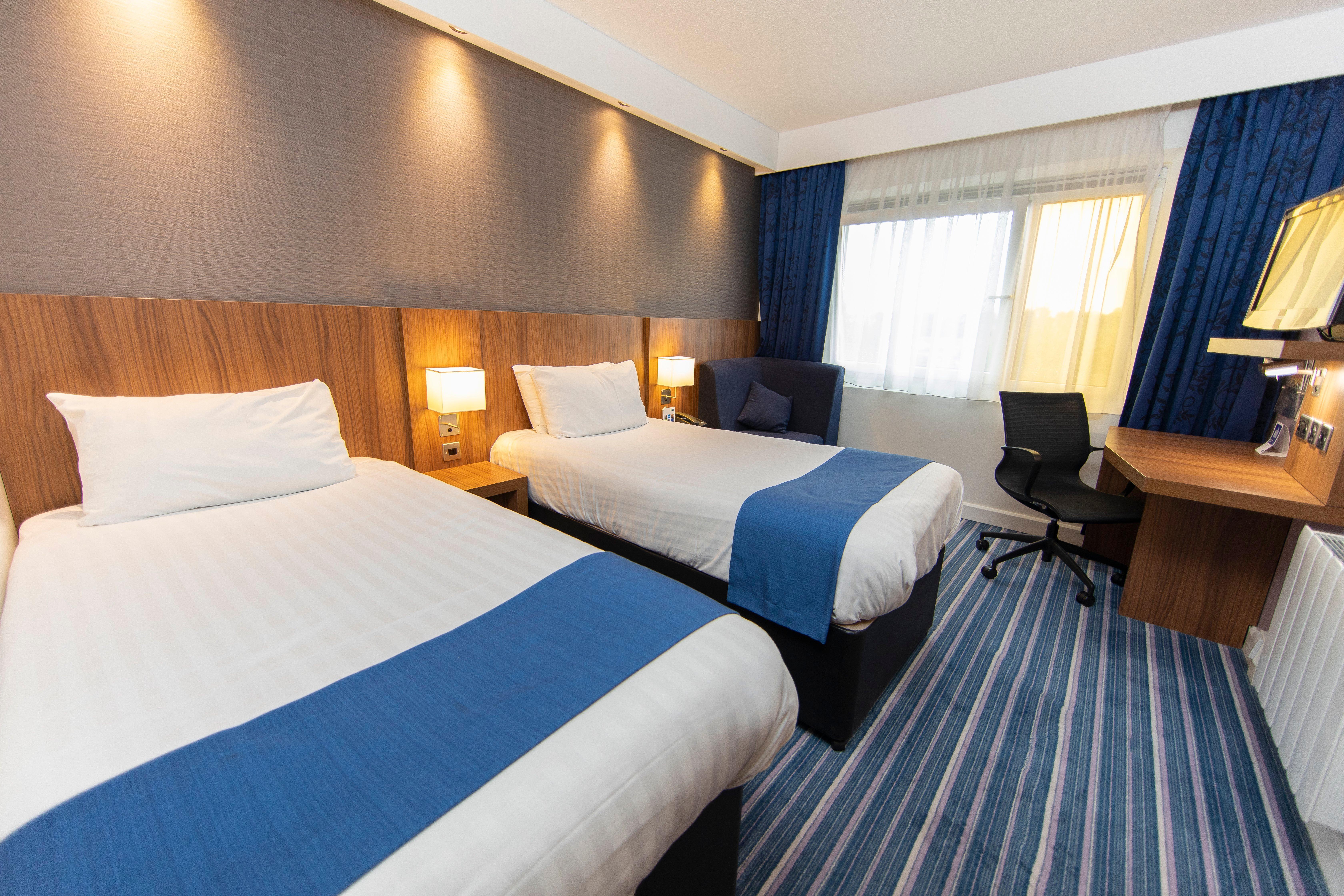 Holiday Inn Express, Chester Racecourse By Ihg Екстериор снимка