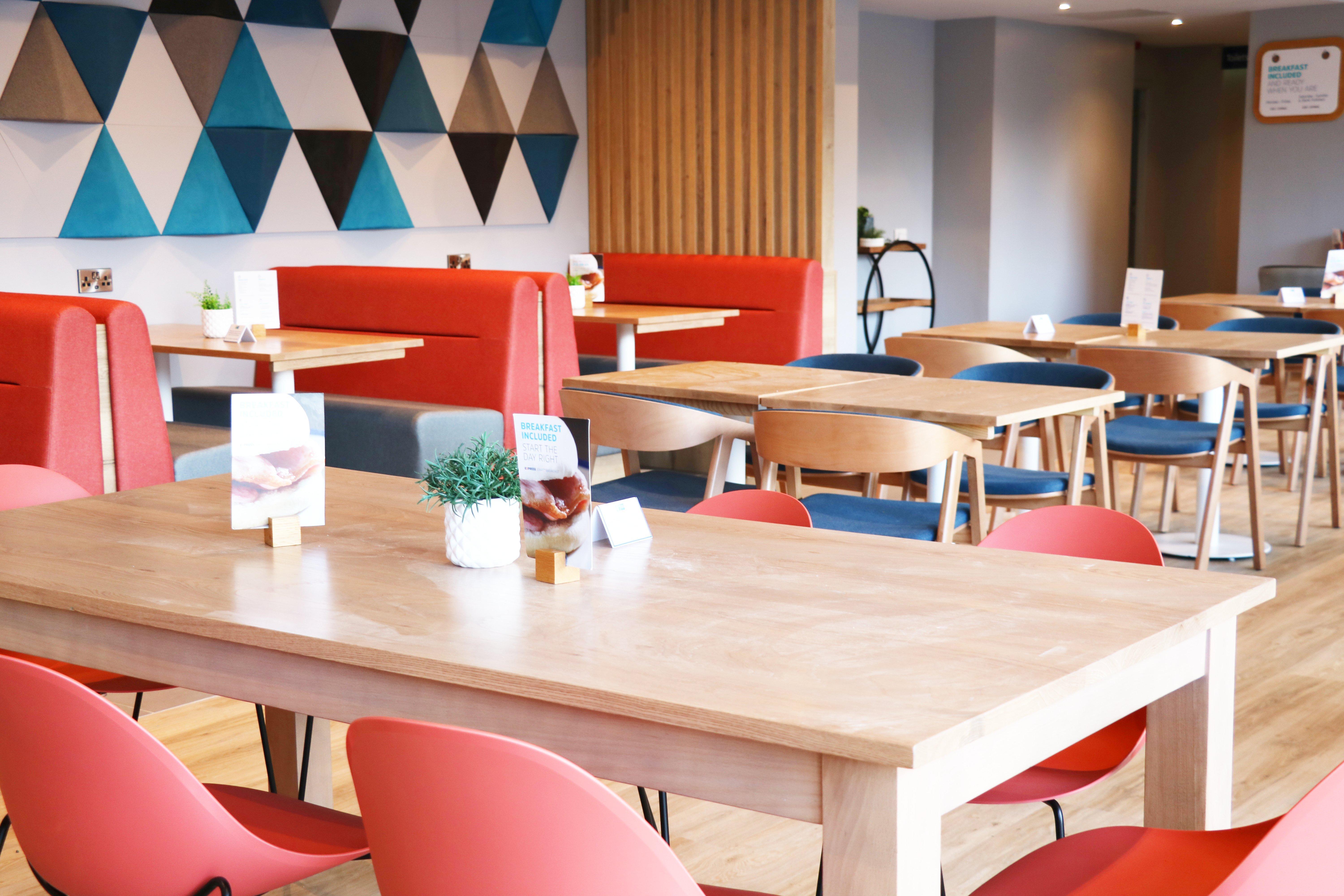 Holiday Inn Express, Chester Racecourse By Ihg Екстериор снимка