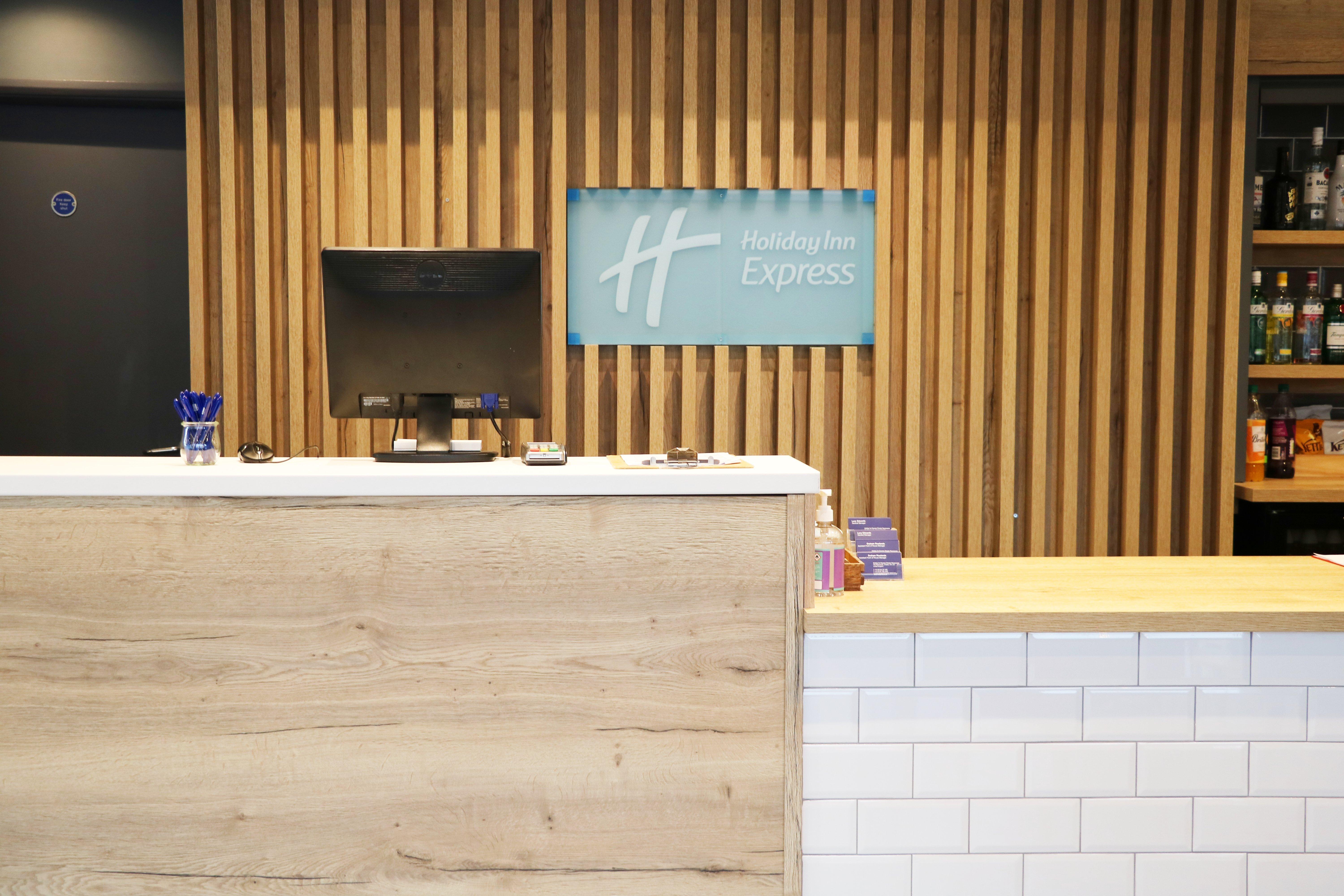 Holiday Inn Express, Chester Racecourse By Ihg Екстериор снимка