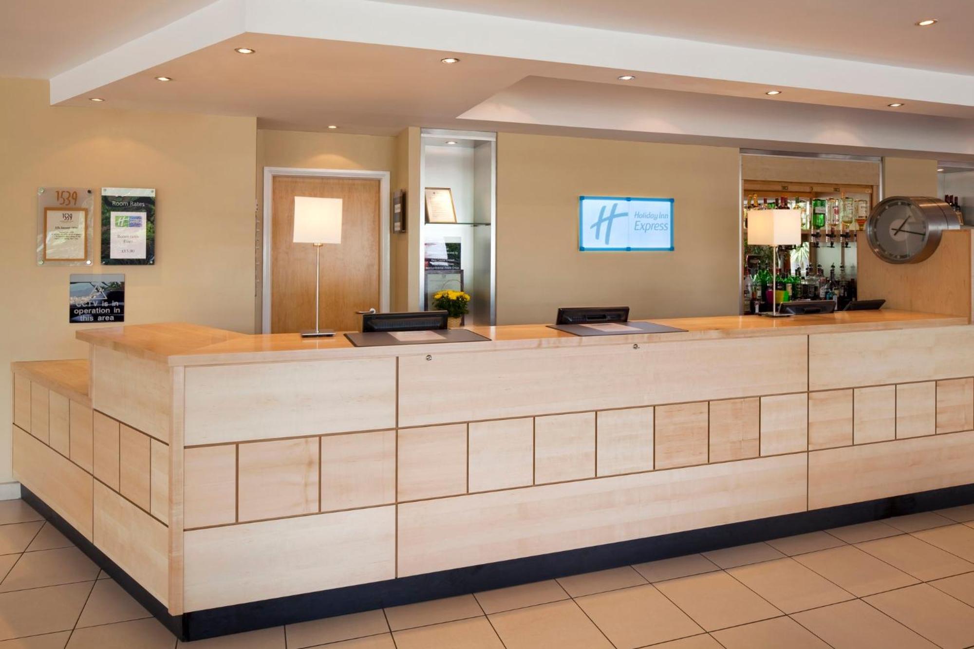Holiday Inn Express, Chester Racecourse By Ihg Екстериор снимка