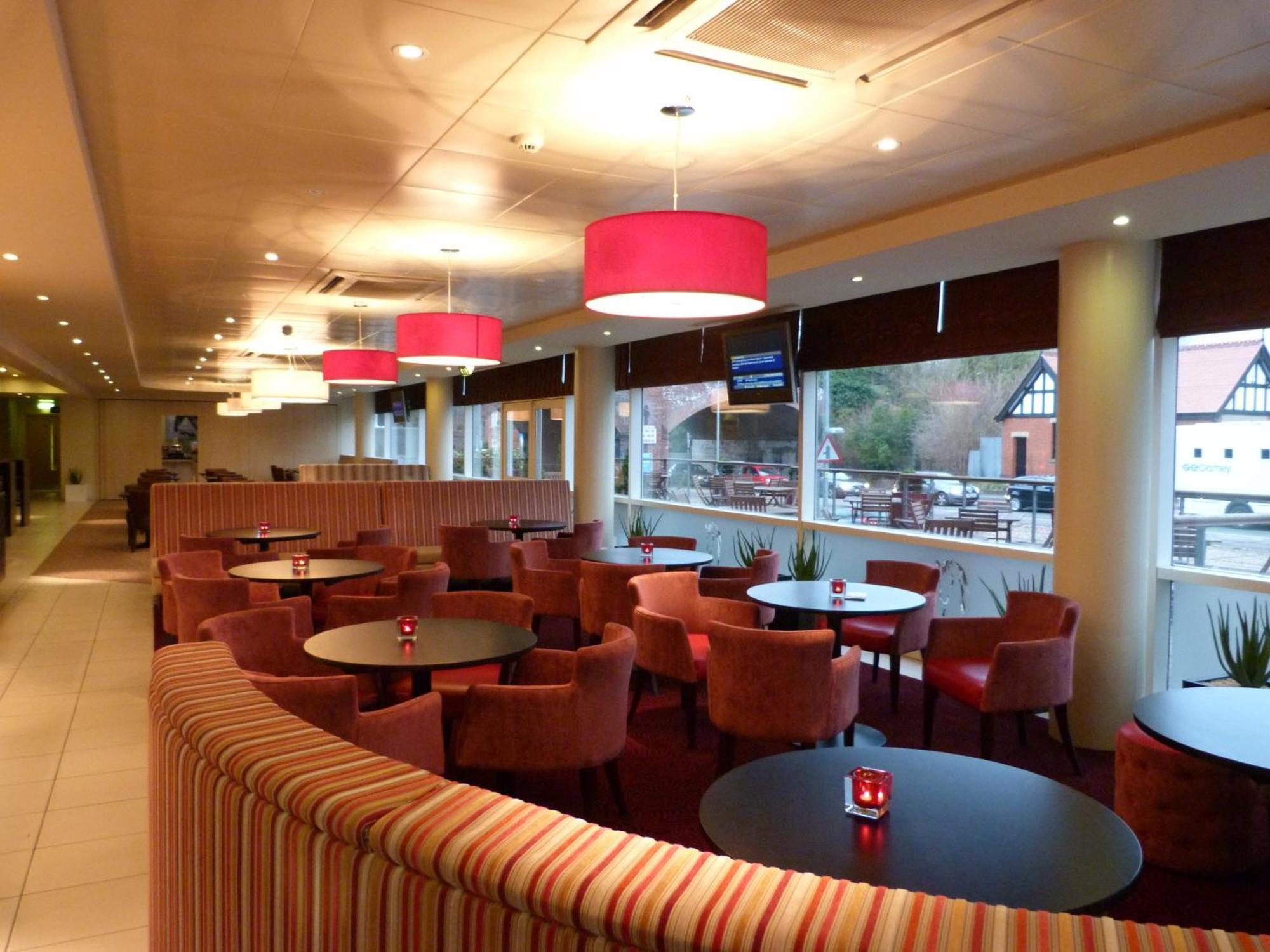 Holiday Inn Express, Chester Racecourse By Ihg Екстериор снимка